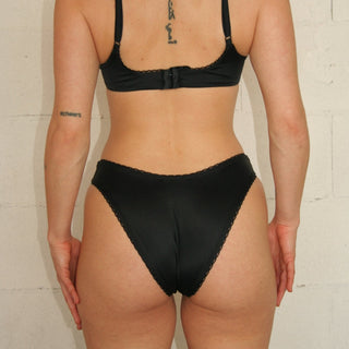 Flo Bikini Bottom in Black