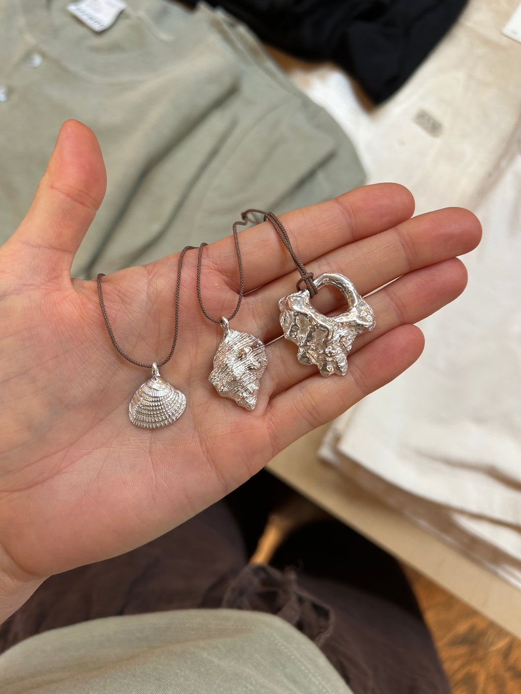 Small Shell Necklace – Merge
